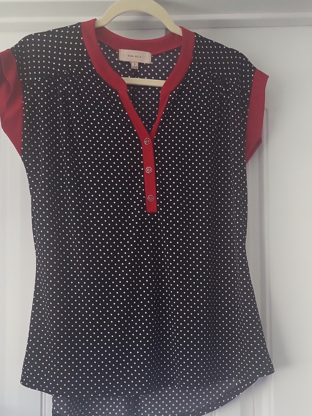Dana Buchman Black & Red Polka Dot Short Sleeve Henley Top